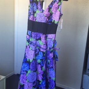 Below the knee colorful summer dress. Size M